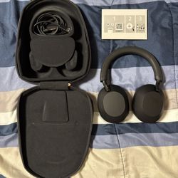 Sony WH-1000XM5 Wireless Noise Cancelling Headphones (Black)