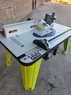 RYOBI UNIVERSAL ROUTER TABLE