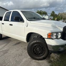 2003 RAM 1500 4WD 5.7L HEMI 196K MILES* CLEAN FL TITLE* CLEAN CARFAX*  196,000 MILES  CLEAN FLORIDA TITLE  TRADES ACCEPTED  Drivetrain: 4WD  BANK FINA
