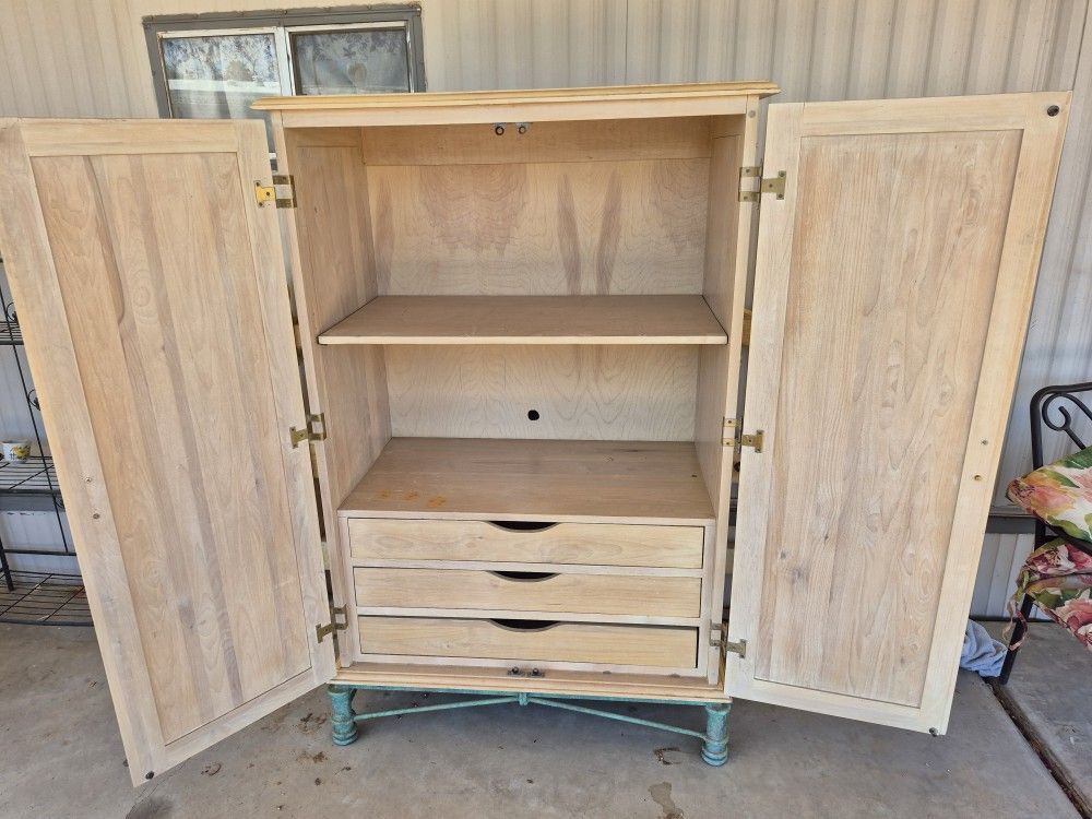 7 PC BEDROOM SUITE $400.