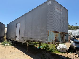 Free 53ft trailer in San Marcos