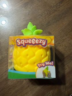 Squeezy pineapple