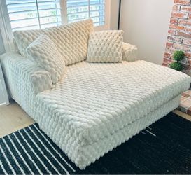 Oversized Accent Chair Ivory/White