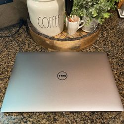 Dell XPS 15 9550 with 2GB Graphics, TouchScreen, 6th Gen i7