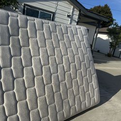 Cal king beauty rest mattress