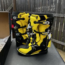 Yellow Motorcycle / Dirtbike Boots