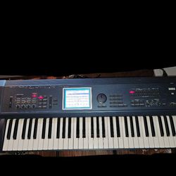 Korg Triton Extreme 61 Key Music Workstation Synthesizer Keyboard