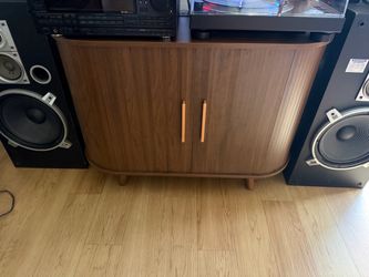 Vinyl Cabinet w/LED