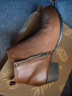 Brown Leather Ankle Boots with Side Zip