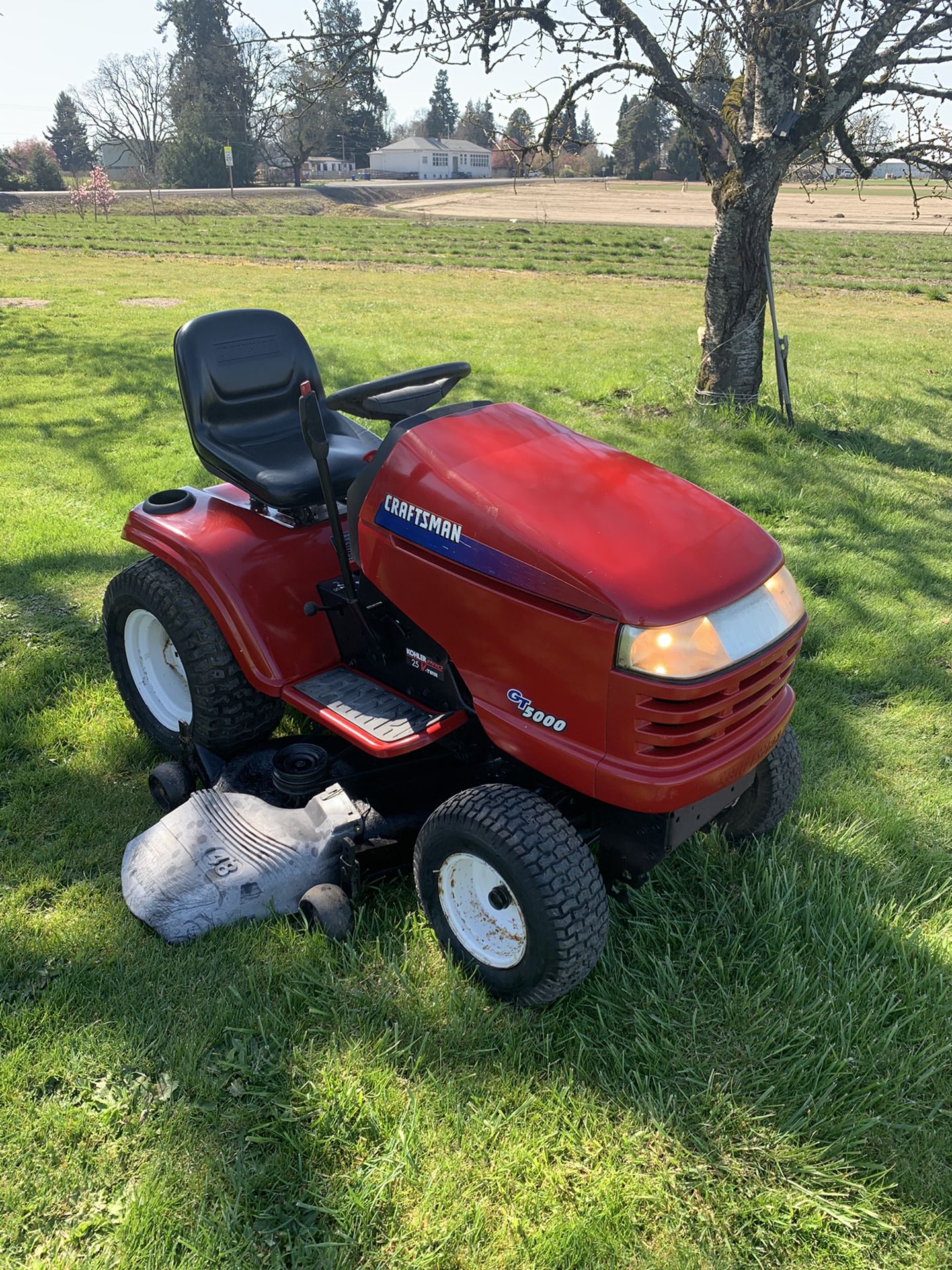 Craftsman GT5000 garden tractor/lawn mower!!! Free delivery!!!