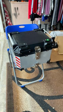 Motorcycle Trunk With Mounts