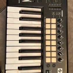 Novation Launchkey25