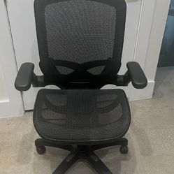 Black Mesh Ergonomic Office Chair – Great Condition