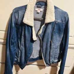 Fashion Jacket $4.00$