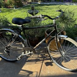 Schwinn Getaway Cruiser Bike