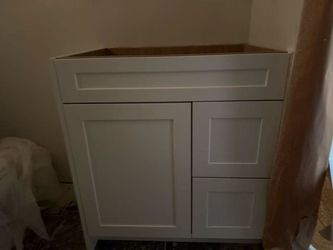 White Shaker Kitchen Cabinets:Modern Cabinet Storage