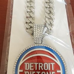 Detroit Pistons Iced Chain Necklace Gold Or Silver MANY OTHER TEAMS AVAILABLE SHIPPING AVAILABLE 