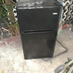 Small Refrigerator 3 Ft High 18 Wide Haier Brand