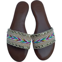 Comfy Women’s slippers. Size 7