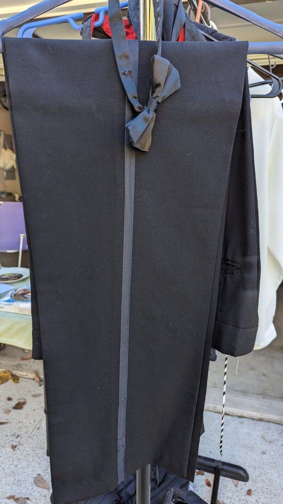 Black Tuxedo For Formals & Proms
