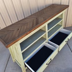 Outdoor Beautiful Decorator's Table TVStand