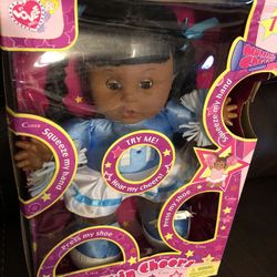 VINTAGE  MUNCHKIN CHEERS  CHEERLEADER TAKING DOLL 