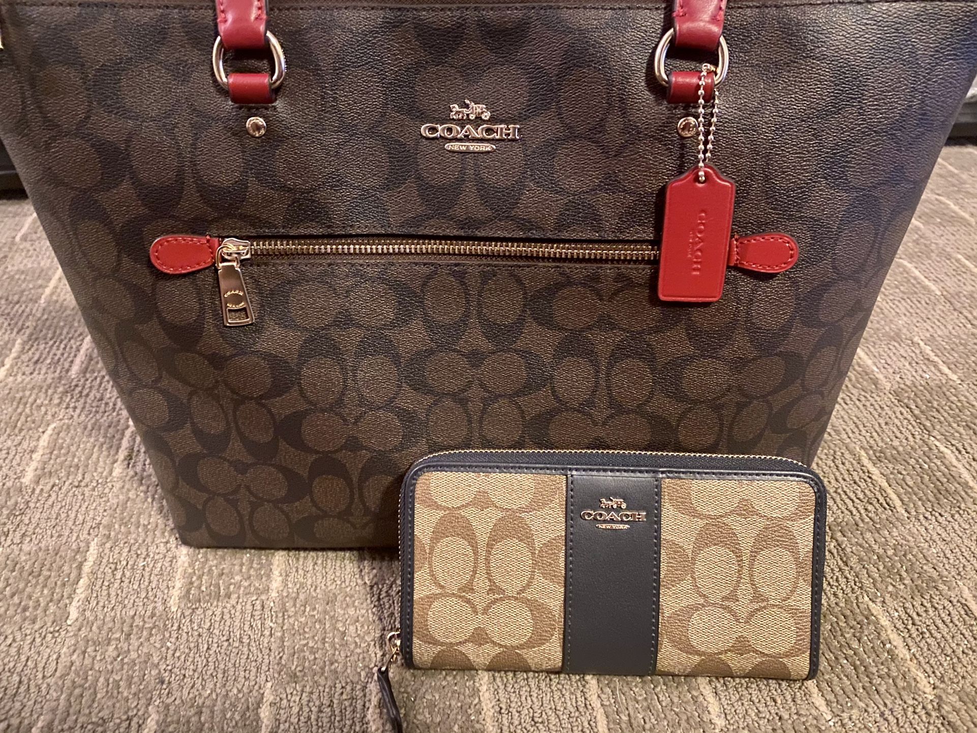 Coach Signature Gallery Tote And Zip Around Accordion Wallet