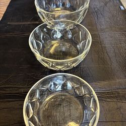 Vintage Pyrex  Clear Mixing Bowls