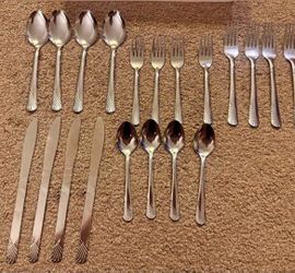 Silverware Set, 24 Piece Flatware Cutlery Set for 4, 18/10 Stainless Steel Silverware Mirror Polished Dishwasher Safe for Home, Restaurant, Wedding, P