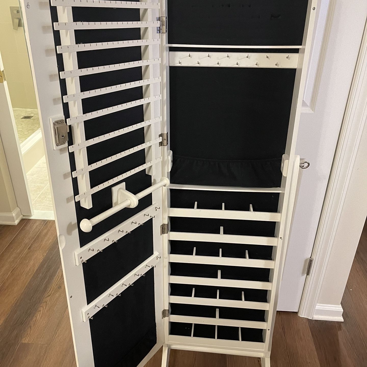 Lori Greiner Wall Mounted Jewellery Uk Matttroy