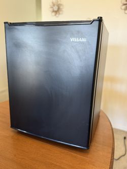 Vissani Mini Fridge