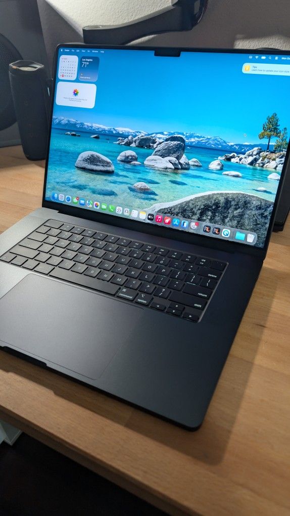 2024 MacBook Pro 16" 120Hz 24GB RAM 512GB SSD 20-core GPU