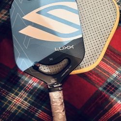 selkirk pickleball paddle