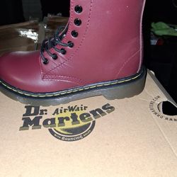 Kids DocMartens  kids Size 13