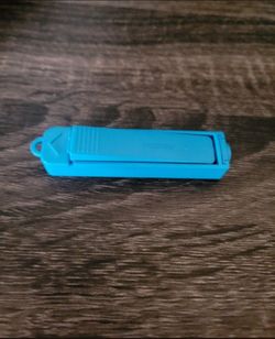 Sharps container