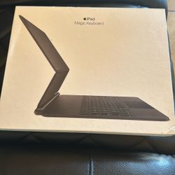 iPad Pro Magnetic Keyboard 