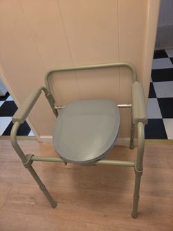 Portable toilet