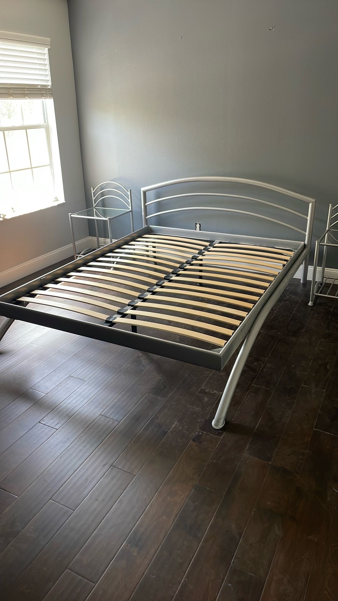 Silver Queen Bedframe With 2 Nightstands