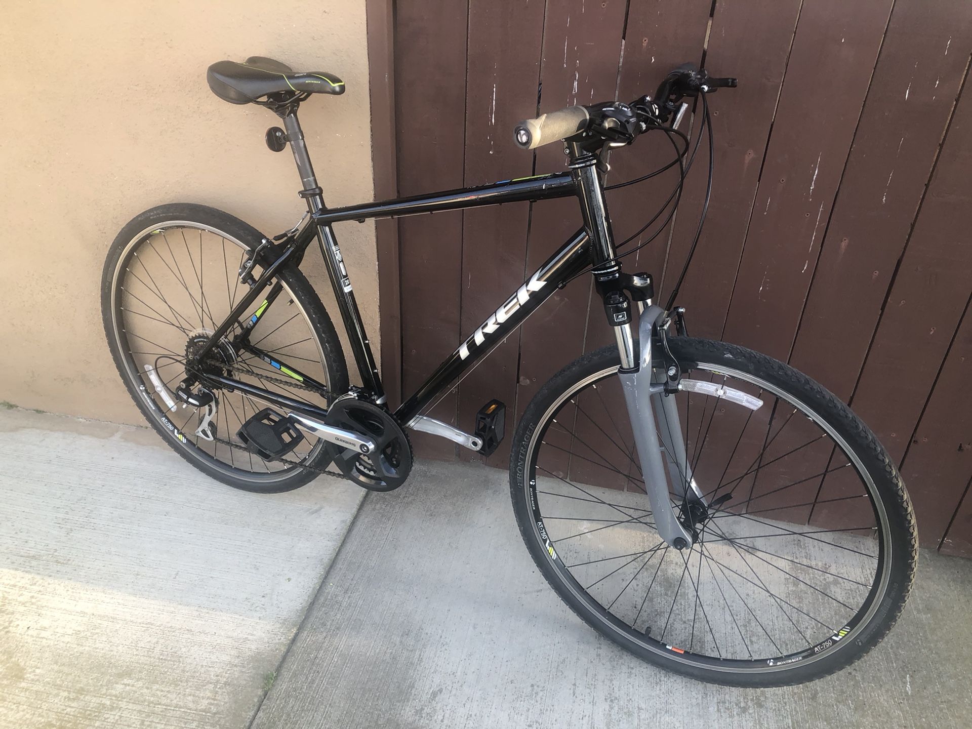 Trek FX 7.2 Hybrid Bike Size Large Or 20 Inch Frame With 700c Wheels
