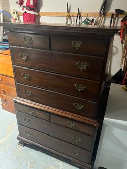 Dresser