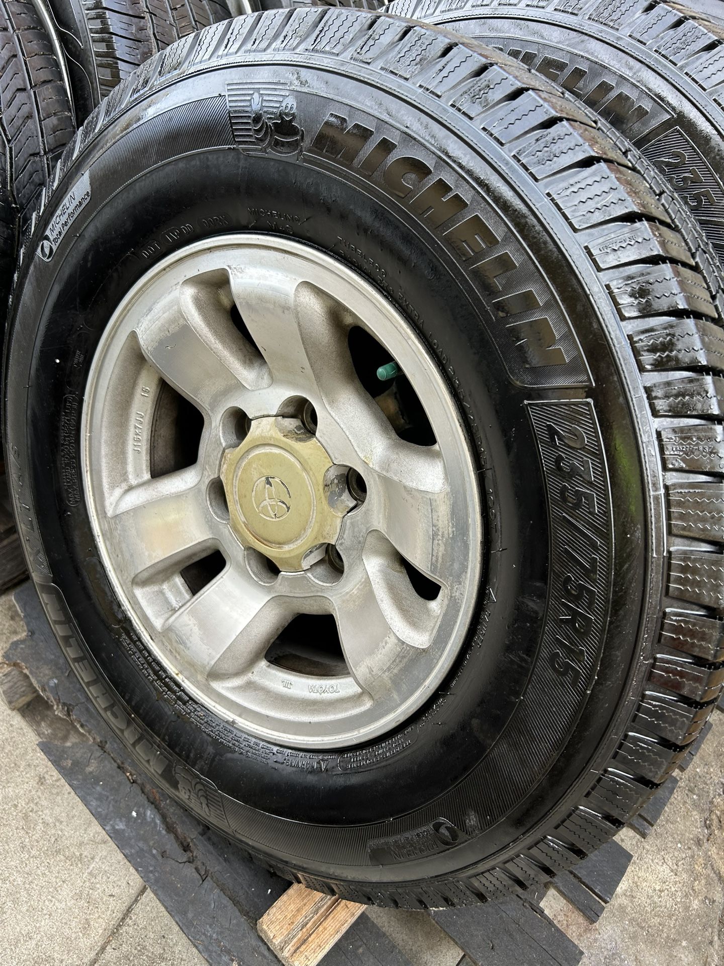 4- MICHELIN RADIAL XLT