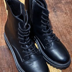 Kohl’s Black Boots Size 9-1/2 Womans