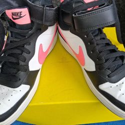 Nike Athletic Shoes 5y Pre-owned 