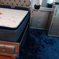 *Spooky Sale Event!!!*---Frightening Jasmine Queen/King Bedroom Sets---From $699!!!---Ghoulish Financing/Delivery🪱