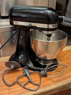 KitchenAid Artisan 5 qt Tilt Head Stand Mixer