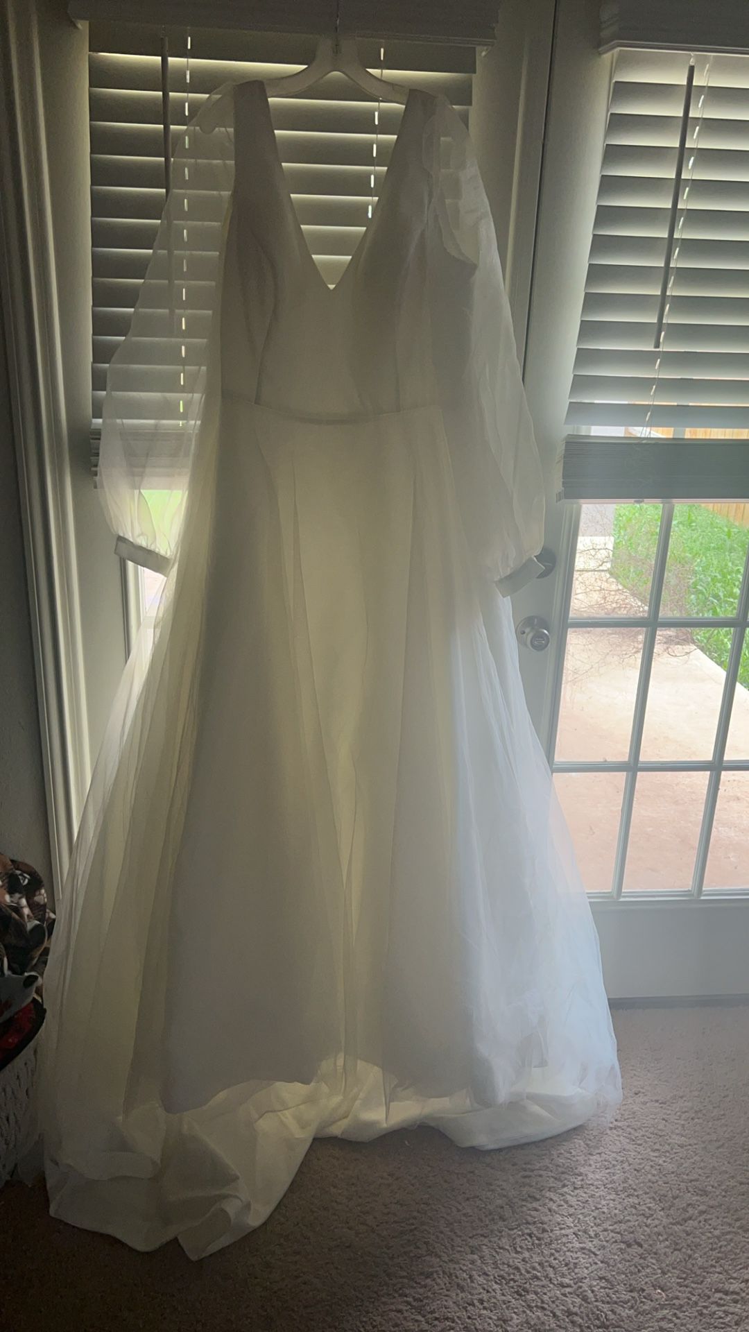 Custom Wedding Dress Size 24-Never Wear Rn