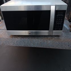 Microwave In Working Condition 