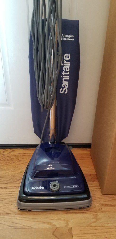 NEW cond  COMMERCIAL EURIKA VACUUM WITH AMAZING SUCTION WORKS And ACCESSORIES and ECT 