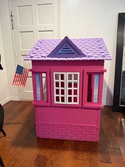 Kids Pink Plastic Playhouse