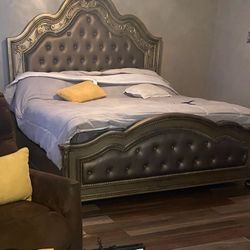 Beautiful Bedroom Set! 